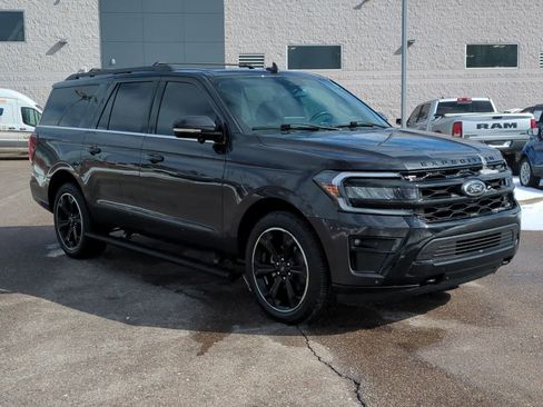 Used 2023 Ford Expedition Max Limited image 2
