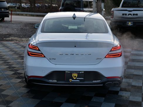 Used 2023 Genesis G70 2.0T image 6