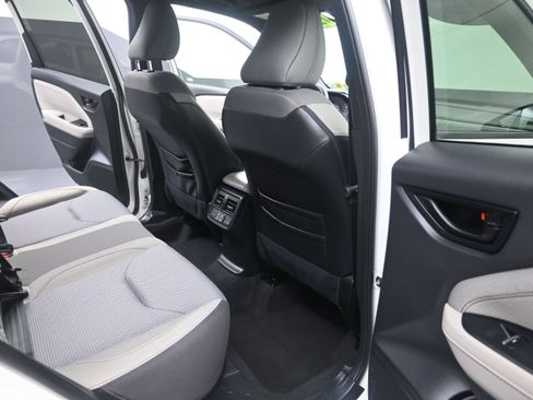 Used 2025 Subaru Forester Premium AWD/4WD image 23