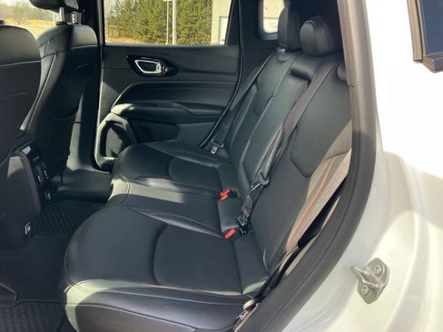 Used 2025 Jeep Compass Trailhawk AWD/4WD image 19