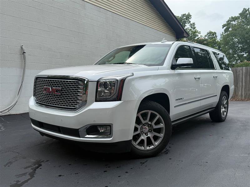 Used 2017 GMC Yukon XL Denali AWD/4WD image 1