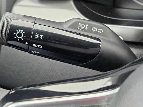 Used 2023 Kia Sorento LX image 26