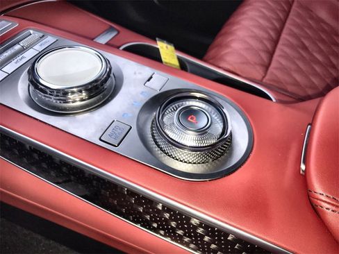 Used 2025 Genesis GV70 3.5T Sport w/ Sport Prestige Package image 20