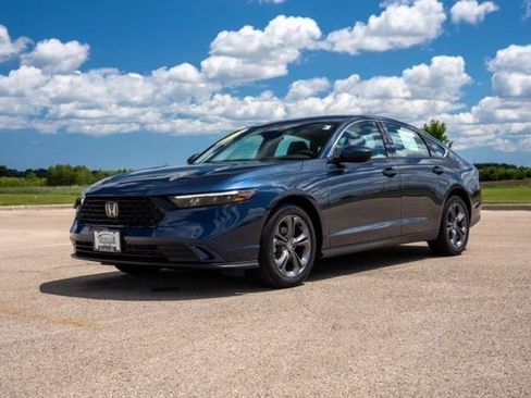 Used 2024 Honda Accord EX image 3