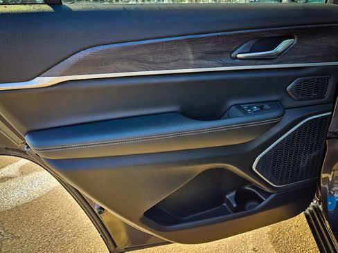 New 2026 Jeep Grand Cherokee L Limited image 33