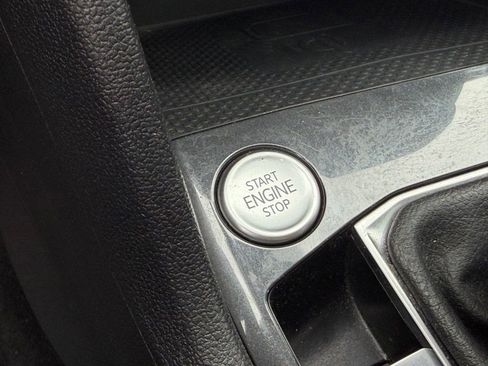 Used 2022 Volkswagen Tiguan SE R-Line image 32