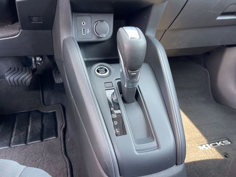 Certified 2025 Nissan Kicks Play S image 14