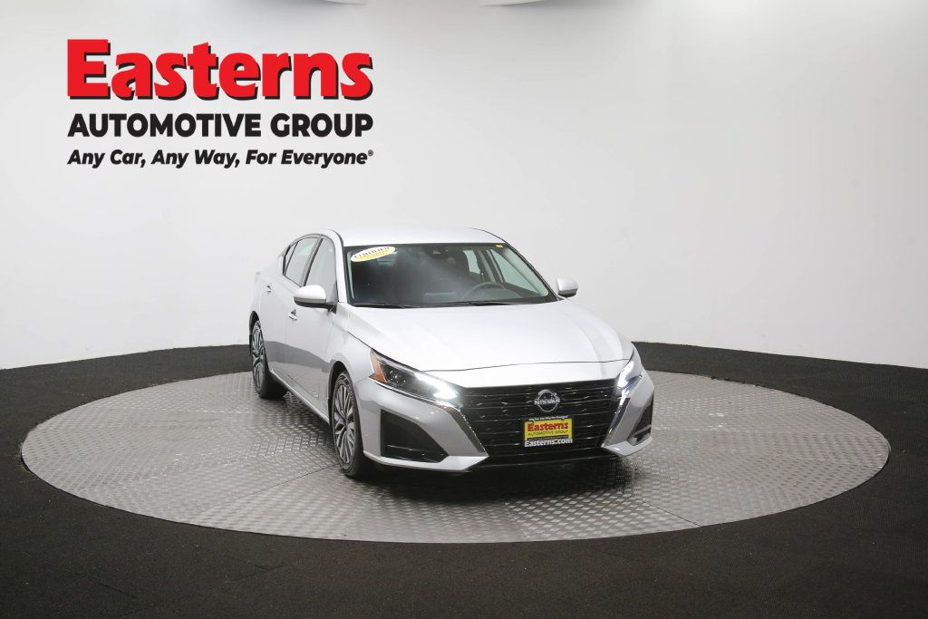 Used 2023 Nissan Altima 2.5 SV FWD image 53