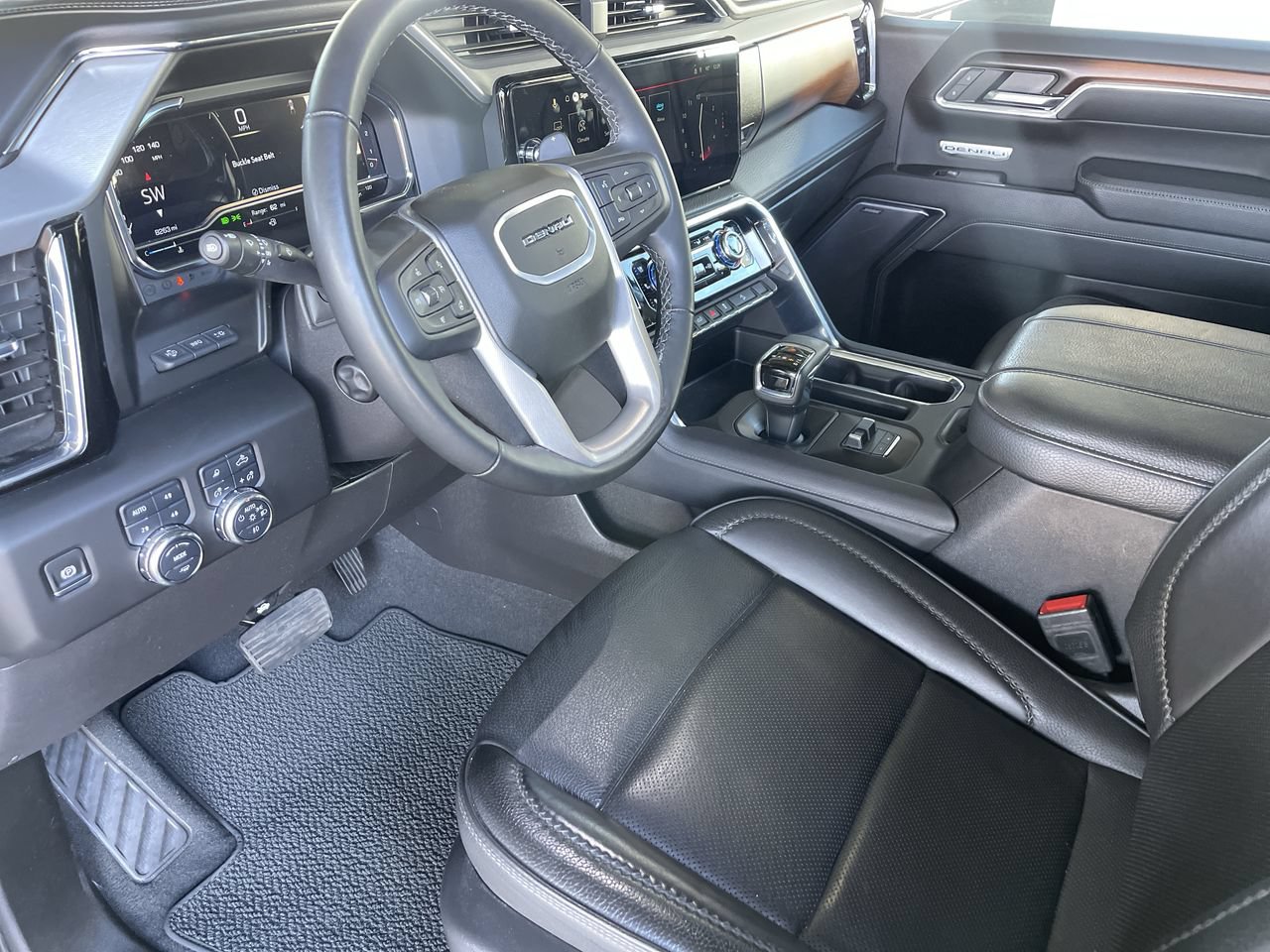 Used 2025 GMC Sierra 1500 Denali w/ Technology Package AWD/4WD image 10