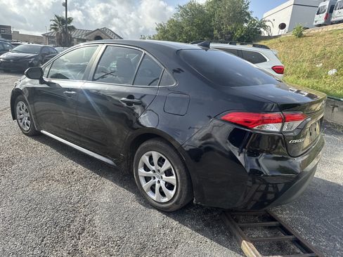 Used 2024 Toyota Corolla LE FWD image 5