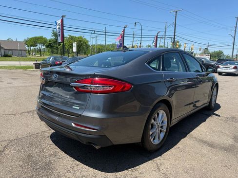 Used 2019 Ford Fusion SE FWD image 7