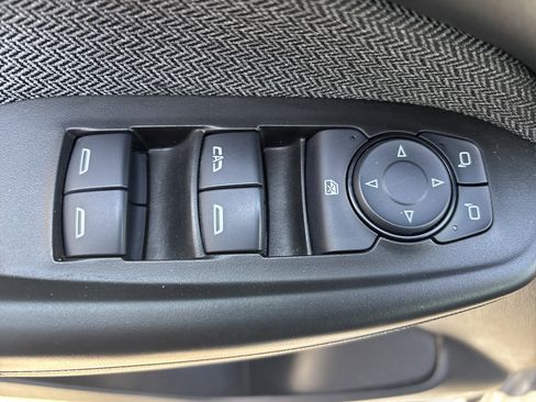 Used 2025 Chevrolet TrailBlazer LT AWD/4WD image 17
