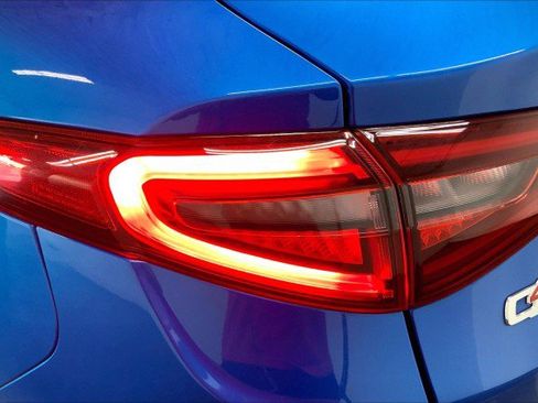 Used 2021 Toyota Corolla LE image 24