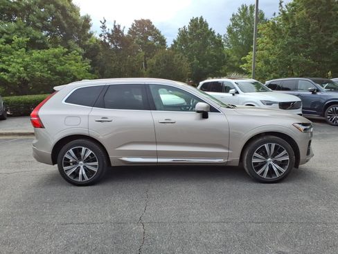 Used 2023 Volvo XC60 B5 Plus w/ Climate Package AWD/4WD image 2