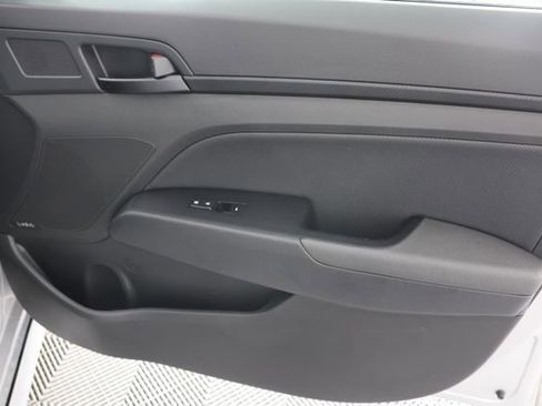 Used 2018 Hyundai Elantra Sport w/ Sport Premium Package 03 FWD image 29