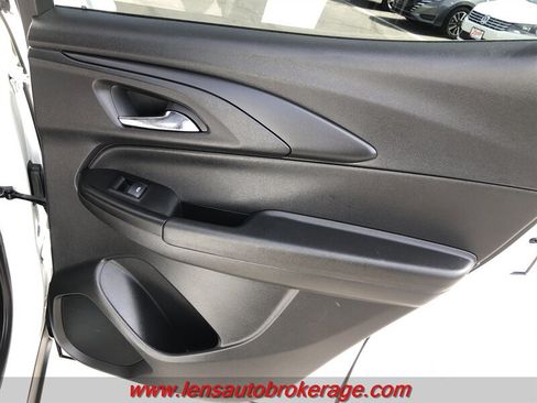 Used 2021 Chevrolet TrailBlazer LT FWD image 19