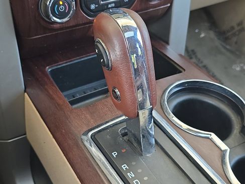 Used 2014 Ford F150 King Ranch w/ King Ranch Luxury Package AWD/4WD image 21