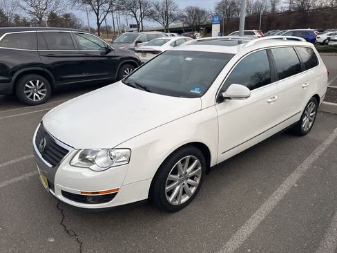Used 2010 Volkswagen Passat Komfort image 2