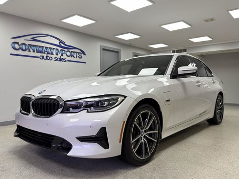 Used 2022 BMW 330e xDrive w/ Driving Assistance Package AWD/4WD image 1