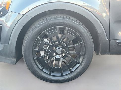 Used 2022 Kia Telluride SX w/ SX Prestige Package image 34