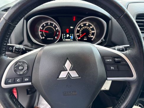 Used 2015 Mitsubishi Outlander Sport ES FWD image 17