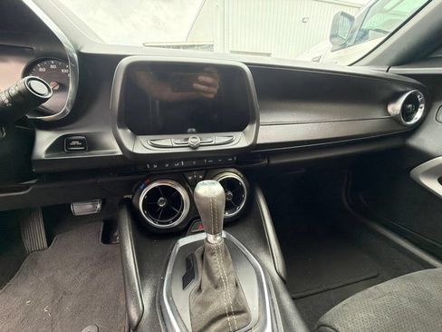 Used 2022 Chevrolet Camaro SS RWD image 11