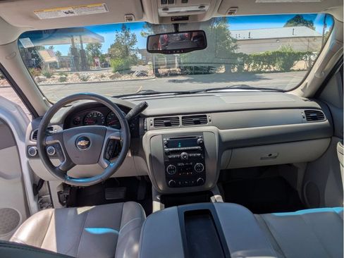 Used 2011 Chevrolet Tahoe LT w/ Luxury Package AWD/4WD image 22