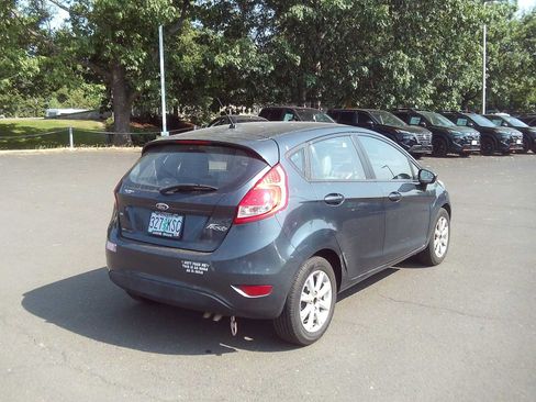 Used 2011 Ford Fiesta SE w/ 203A Rapid Spec Order Code FWD image 5