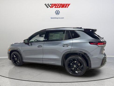 New 2026 Volkswagen Tiguan SE R-Line FWD image 6