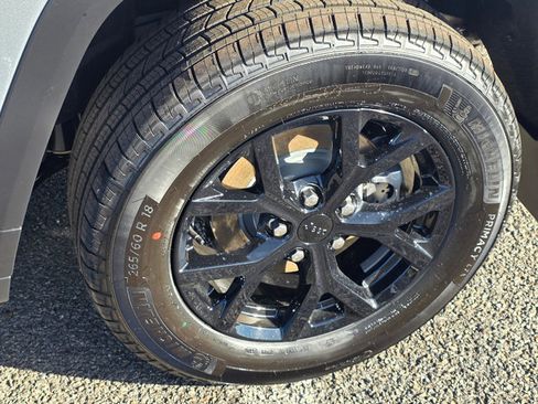 New 2025 Jeep Grand Cherokee Altitude image 6