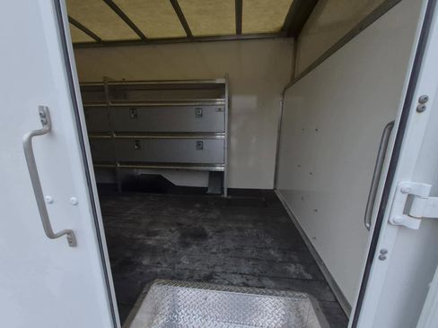 Certified 2016 GMC Savana 3500 image 8