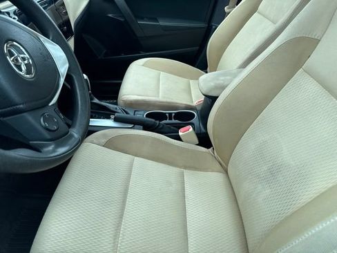 Used 2018 Toyota Corolla LE FWD image 18