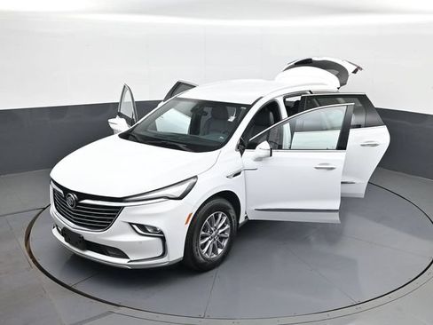 Used 2023 Buick Enclave Essence AWD/4WD image 31