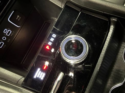 Used 2024 Jeep Grand Cherokee Limited image 20