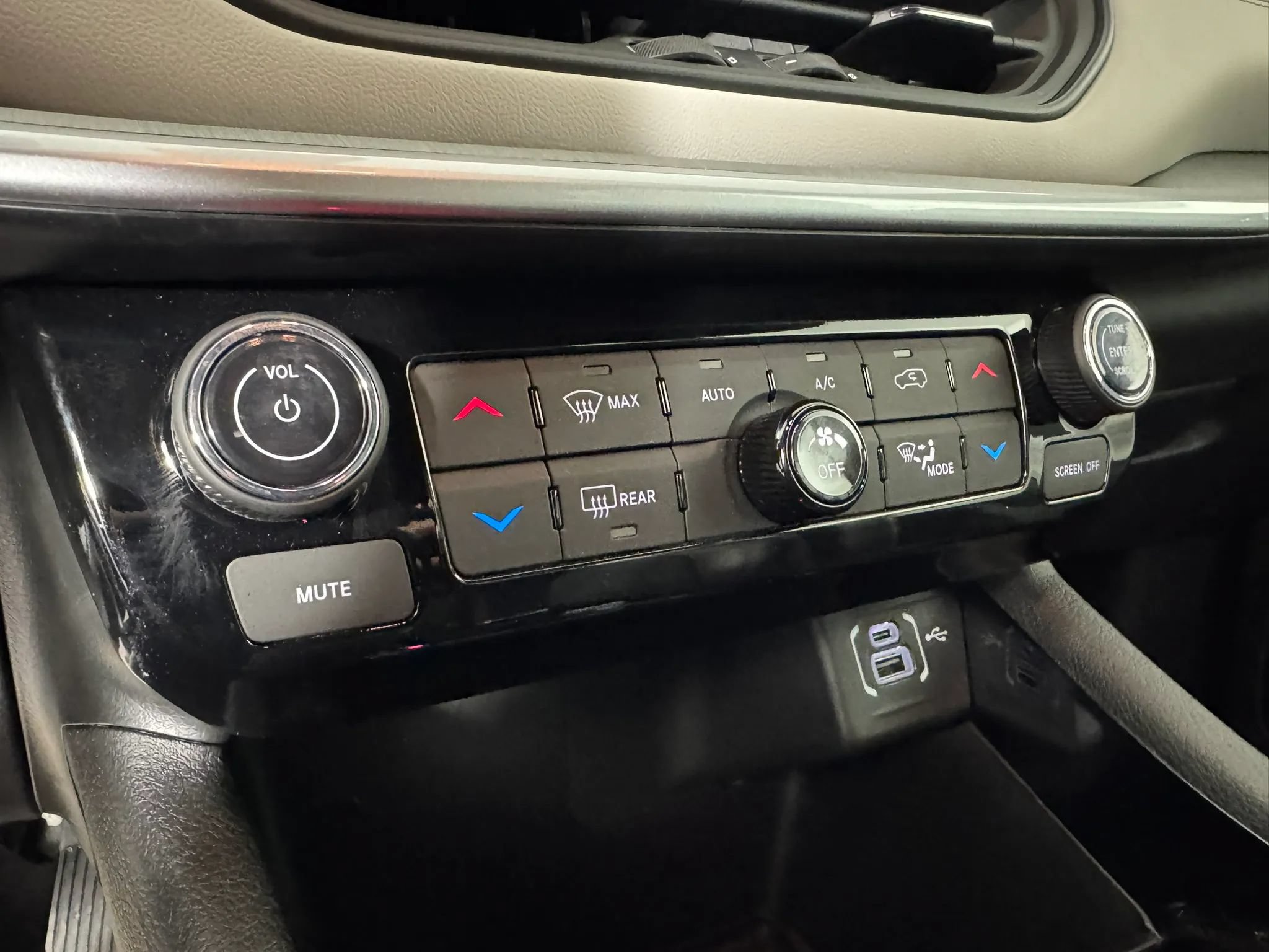 Used 2026 Jeep Compass Limited AWD/4WD image 21