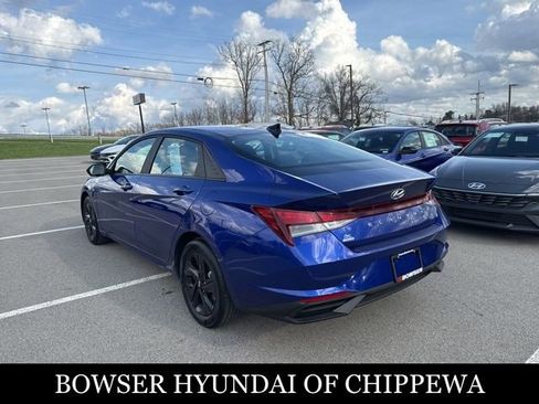 Used 2023 Hyundai Elantra SEL image 5