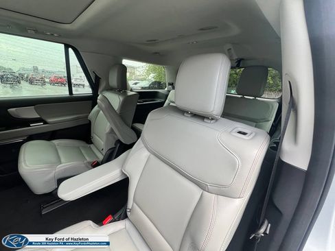 Used 2025 Ford Expedition Active AWD/4WD image 35