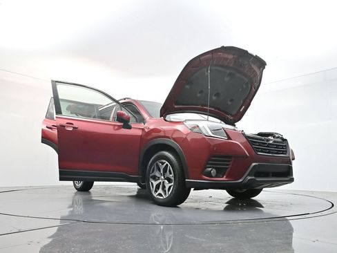 Used 2023 Subaru Forester Premium AWD/4WD image 44