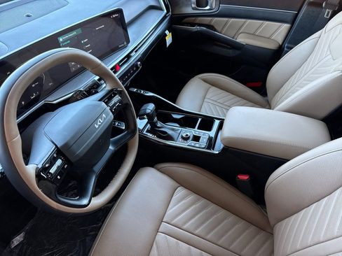 New 2026 Kia Sorento SX Prestige w/ Olive Brown Leather Package image 9