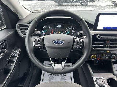 Used 2022 Ford Escape SE w/ SE Sport Appearance Package image 14