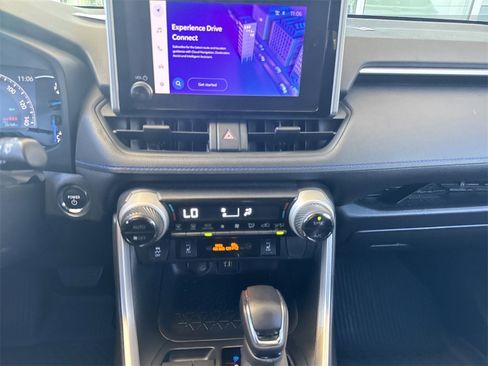 Used 2024 Toyota RAV4 SE image 17