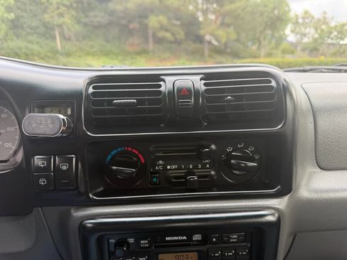 Used 2001 Honda Passport EX image 24