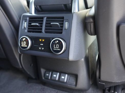 Used 2023 Land Rover Discovery HSE R-Dynamic AWD/4WD image 8