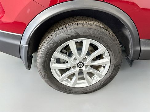 Used 2021 Nissan Rogue Sport S image 32