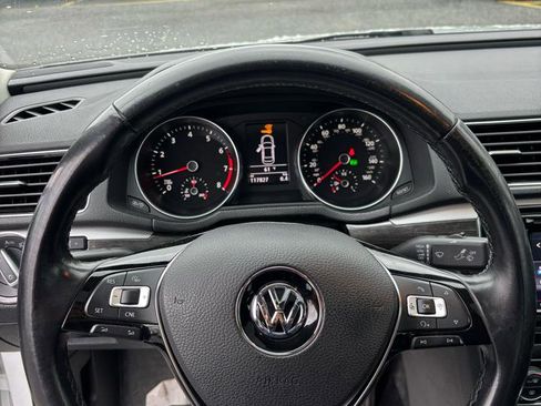 Used 2017 Volkswagen Passat 1.8T SE image 10