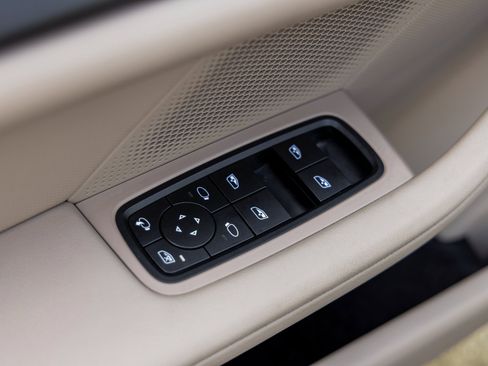 Certified 2023 Porsche Taycan image 22