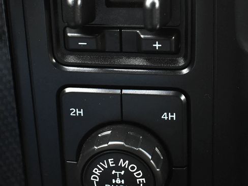 Used 2023 Ford F150 Lariat w/ Equipment Group 502A High image 33