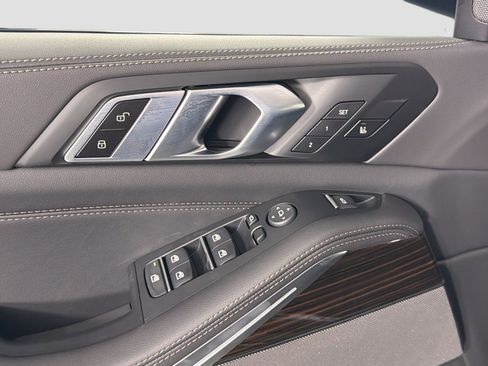 New 2026 BMW X5 M60i image 17