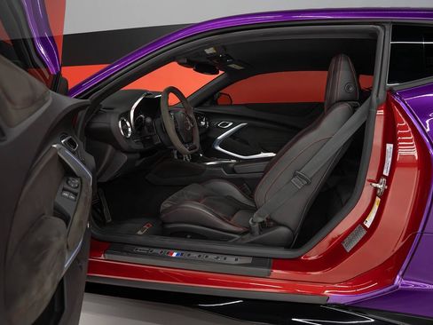 Used 2018 Chevrolet Camaro ZL1 RWD image 39