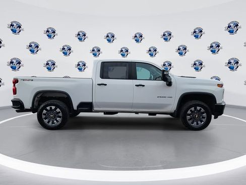 Used 2023 Chevrolet Silverado 2500 Custom image 9